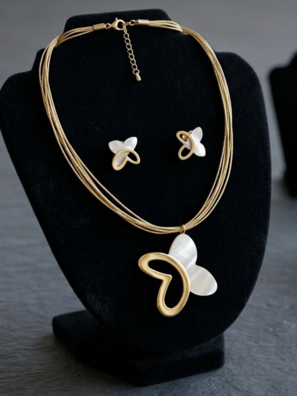Elegant Butterfly Jewelry Set - Mother of Pearl Style Necklace & Earrings